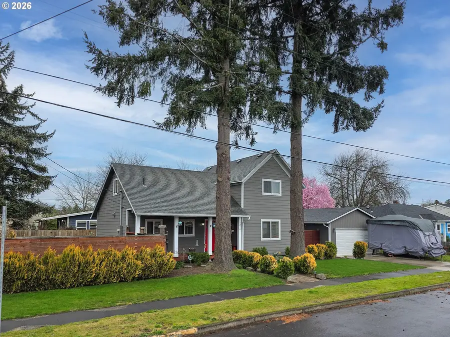 1214 N Clark St, Cornelius, OR 97113 - #2