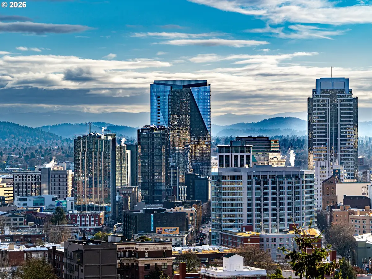 550 SW 10th Ave #2501, Portland, OR 97205 - #1