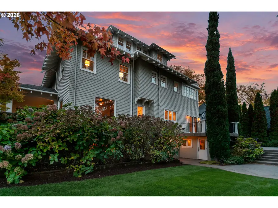 2233 SW 18th Ave, Portland, OR 97201 - #2