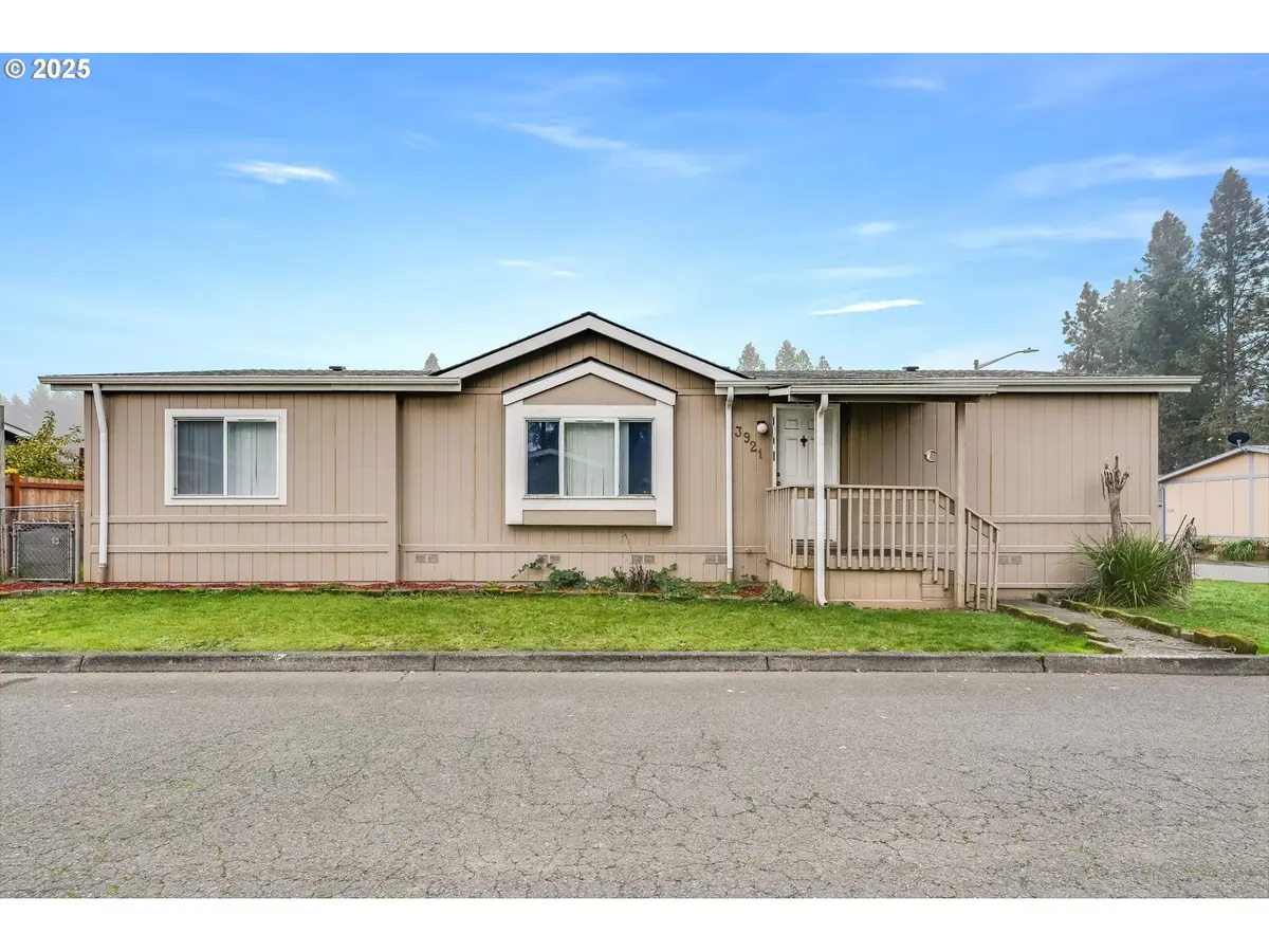 3921 Pacific Cir, Hubbard, OR 97032 - Image #1