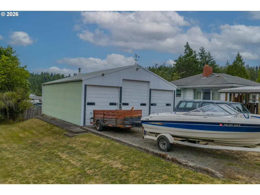2343 Harris St, Myrtle Point, OR 97458 - #2