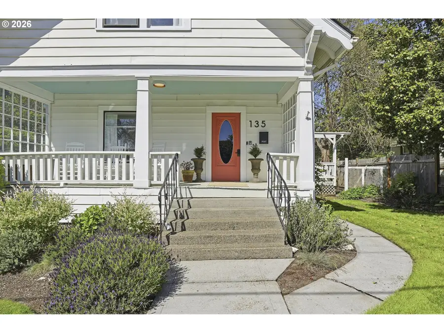 135 SE Evans St, McMinnville, OR 97128 - #3
