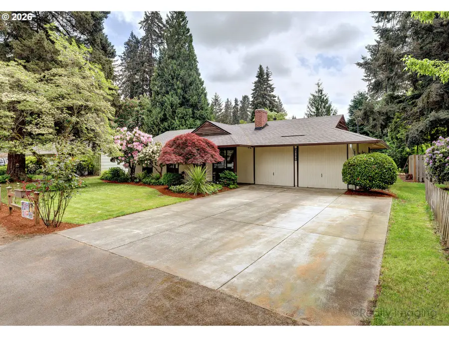 5734 Kenny St, Northwest Clackamas, OR 97035 - #2