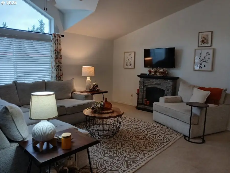 145 Littlebrook Ln, Roseburg, OR 97471 - Image #2