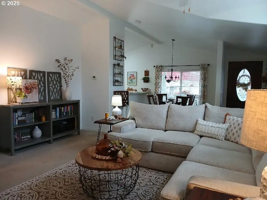 145 Littlebrook Ln, Roseburg, OR 97471 - Image #3