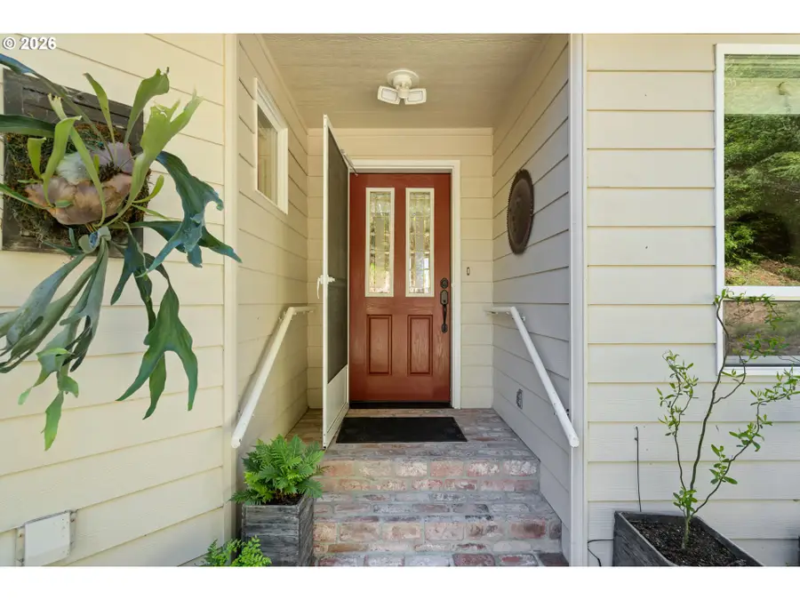 17146 Mountain Dr Ln, Brookings, OR 97415 - #3