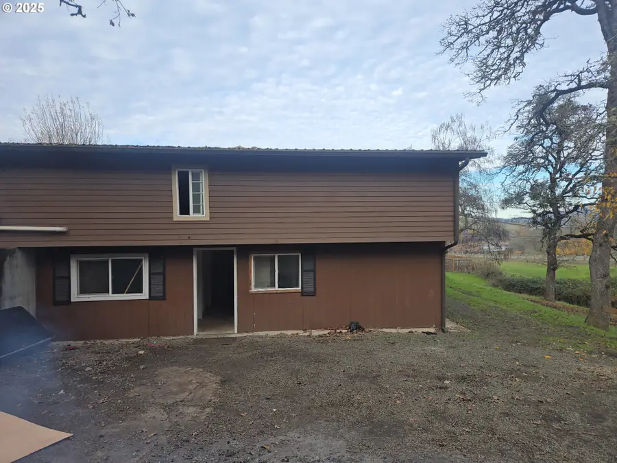 306 Mclain Ave, Roseburg, OR 97471 - Image #3