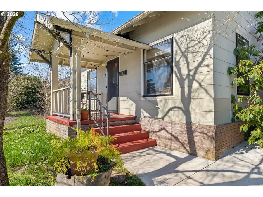 3805 SE Mall St, Portland, OR 97202 - #2