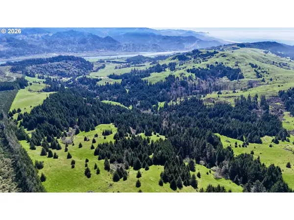 0 N Bank Rogue #2191, GoldBeach, OR 97444