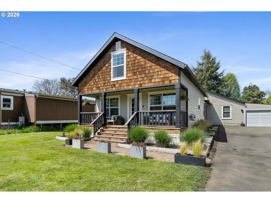 3802 Maple Ln, Tillamook, OR 97141 - #3