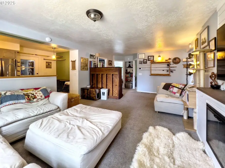 17928 Webster Rd, Gladstone, OR 97027 - Image #3