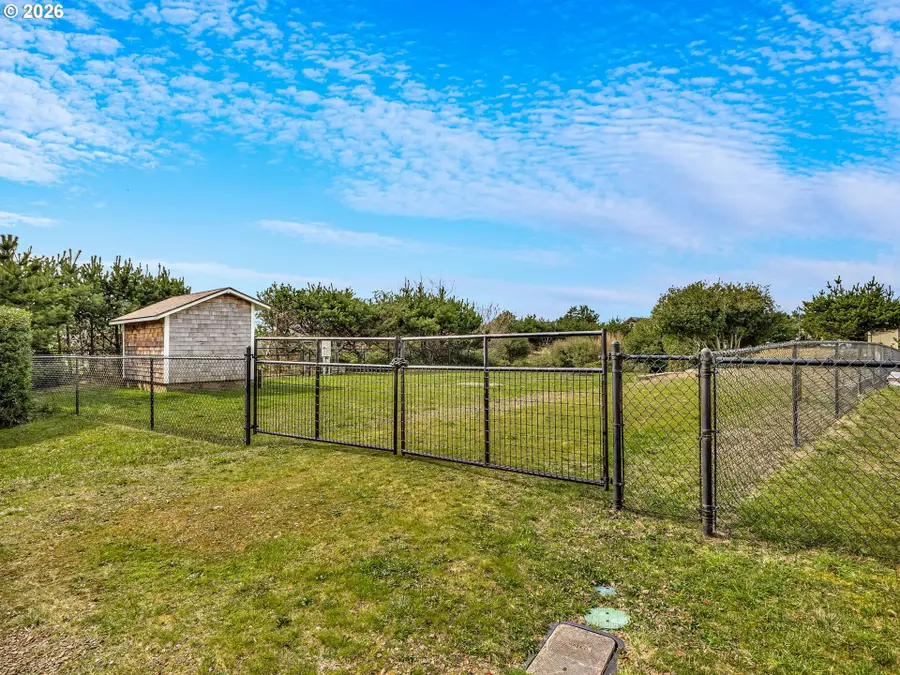 30701 I St, Long Beach North Beach Peninsula, WA 98640 - #3