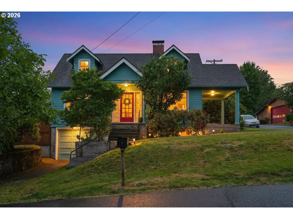 1235 SW Cheltenham St, Portland, OR 97239 - #1