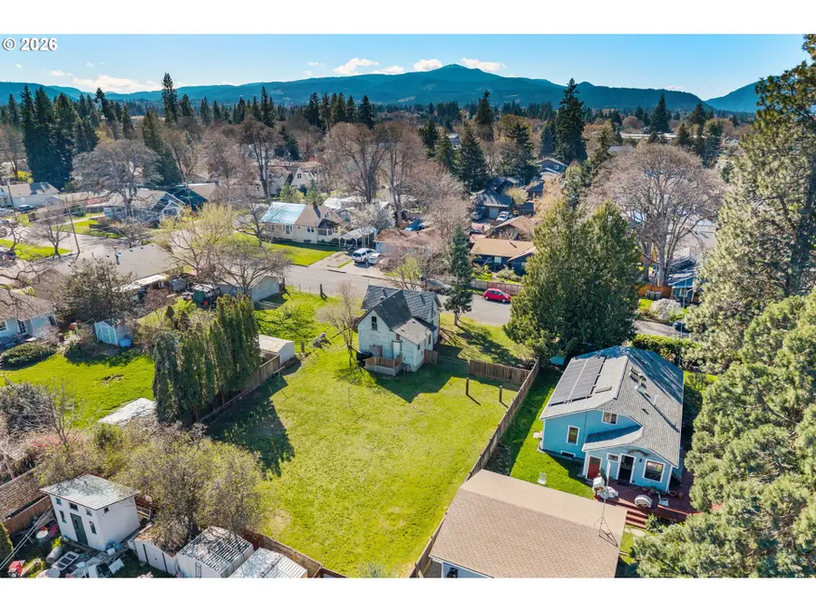 1011 5th St, Hood River, OR 97031 - #3