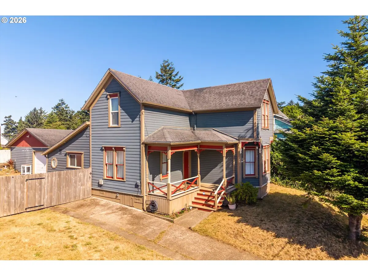 1576 Union Ave, North Bend, OR 97459 - #1