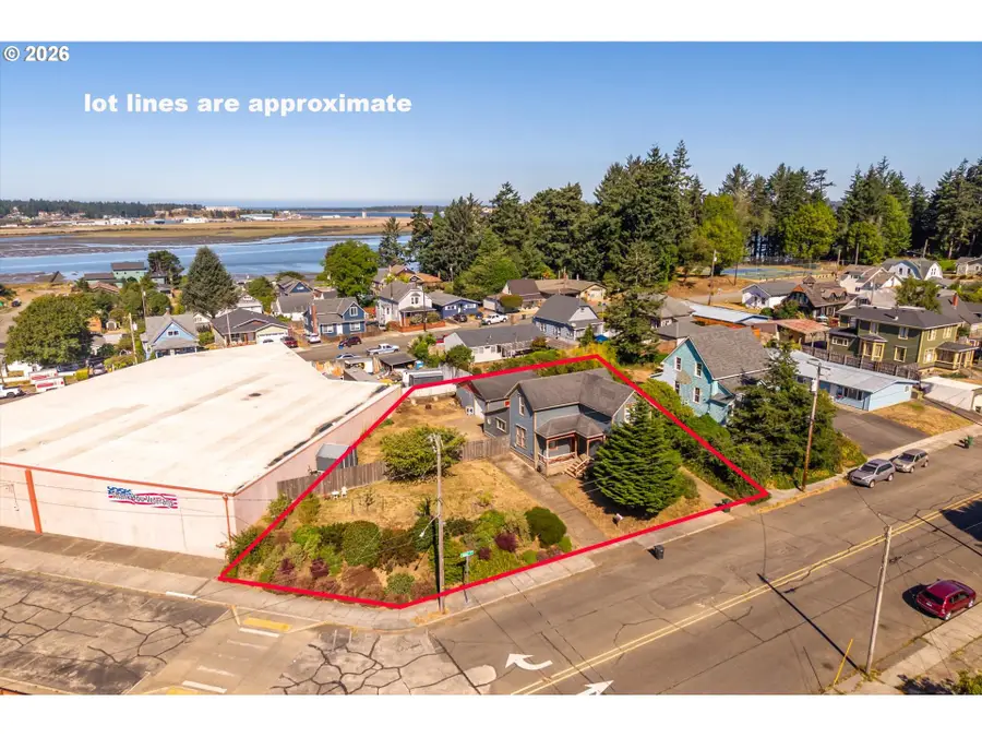 1576 Union Ave, North Bend, OR 97459 - #3