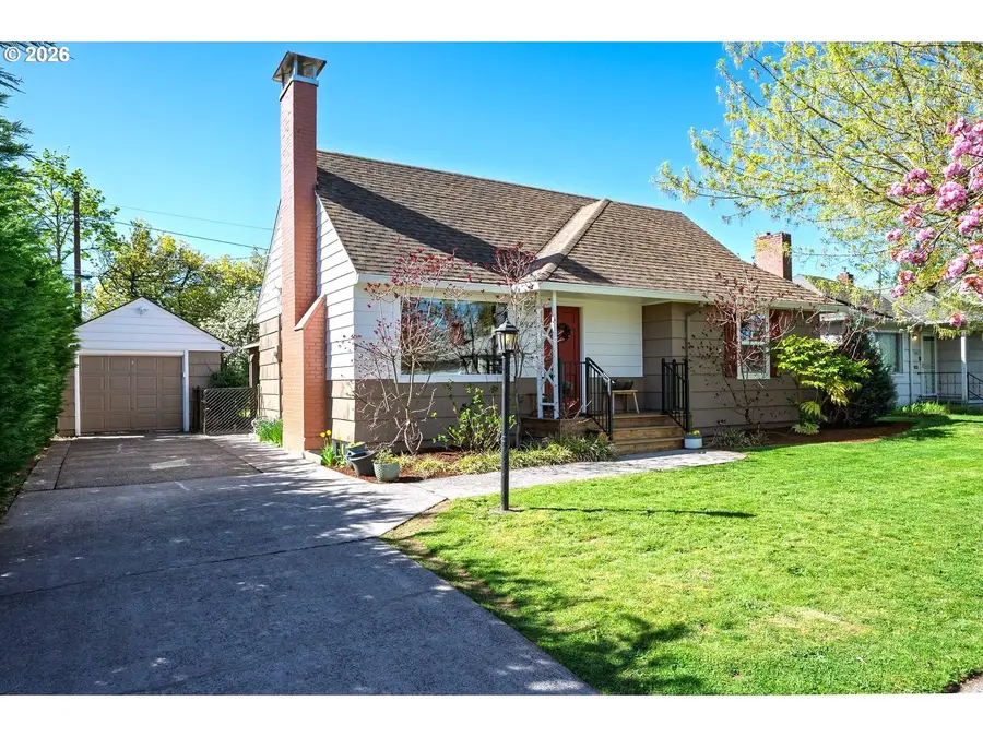 8922 SE Market St, Portland, OR 97216 - #2