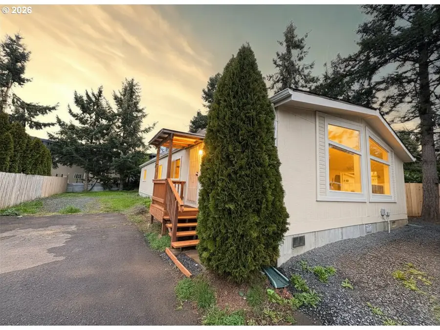 1524 S 8th St, Cottage Grove, OR 97424 - #2