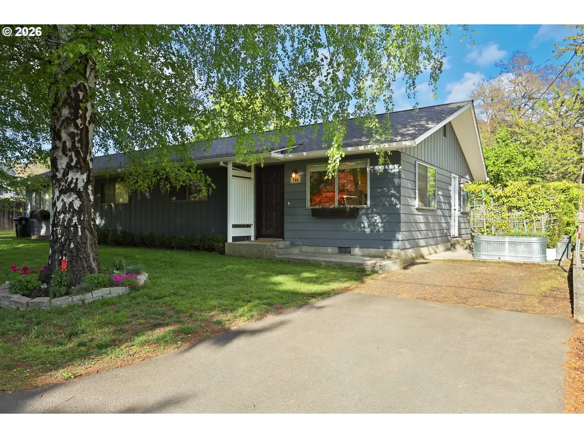 705 NE Church Pl, White Salmon, WA 98672 - #1
