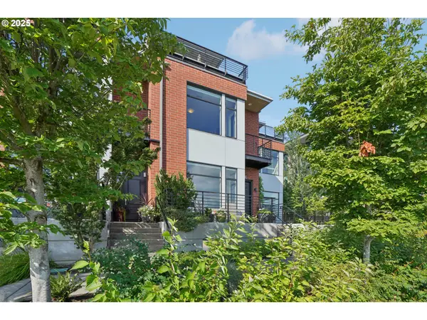 1740 NW Riverscape St, Portland, OR 97209