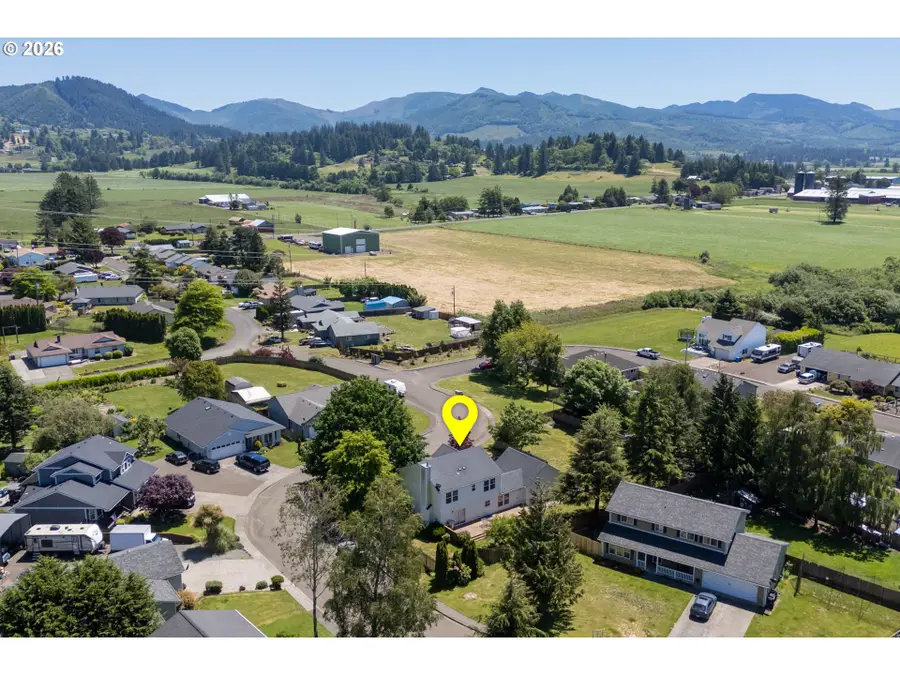 6505 Colonial Way, Tillamook, OR 97141 - #2