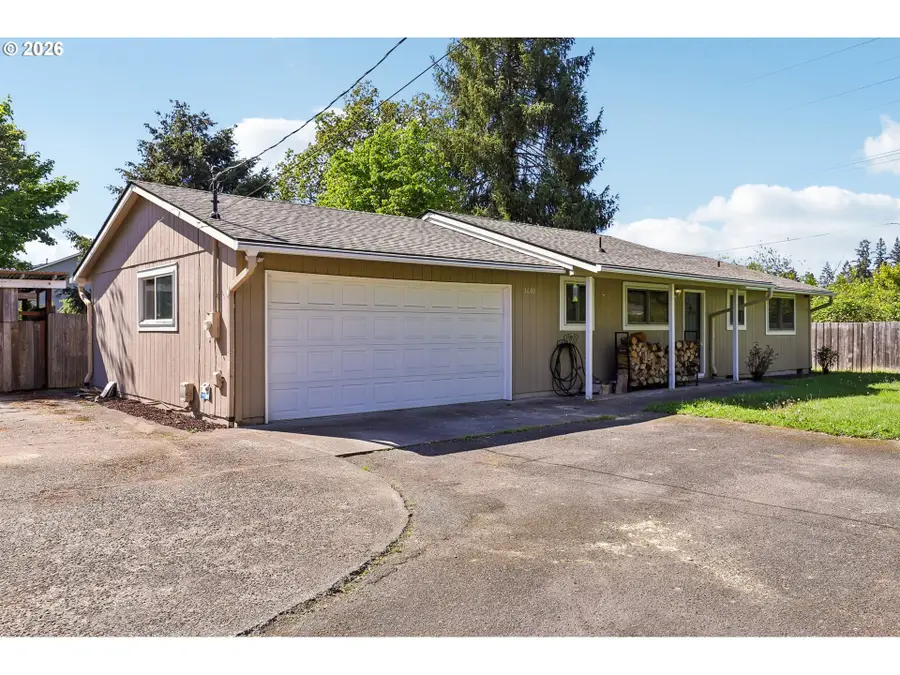 1680 N Davis St, Cornelius, OR 97113 - #3