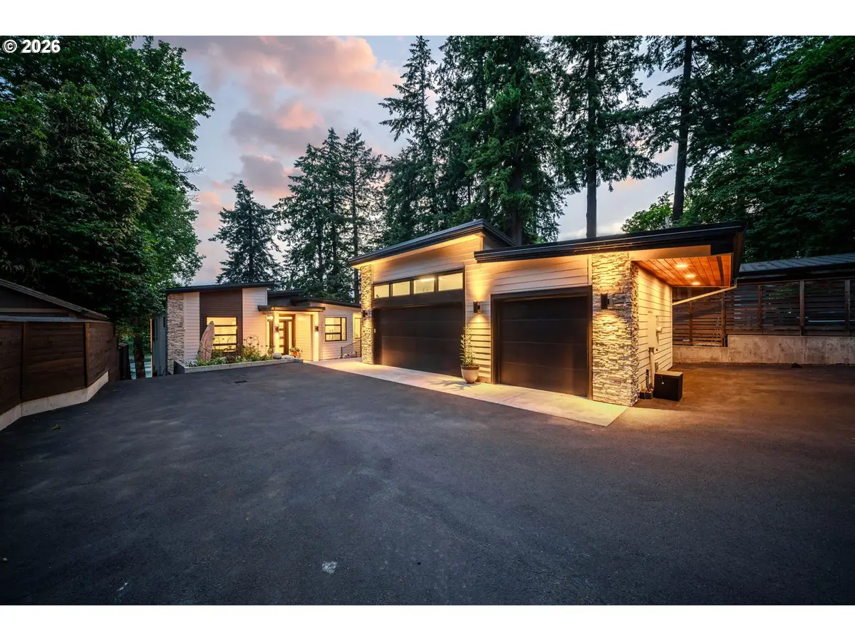 18494 SE Willamette Dr, Milwaukie, OR 97267 - #1