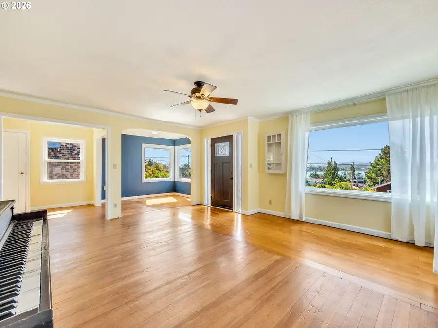 1227 Alameda Ave, Astoria, OR 97103 - #2