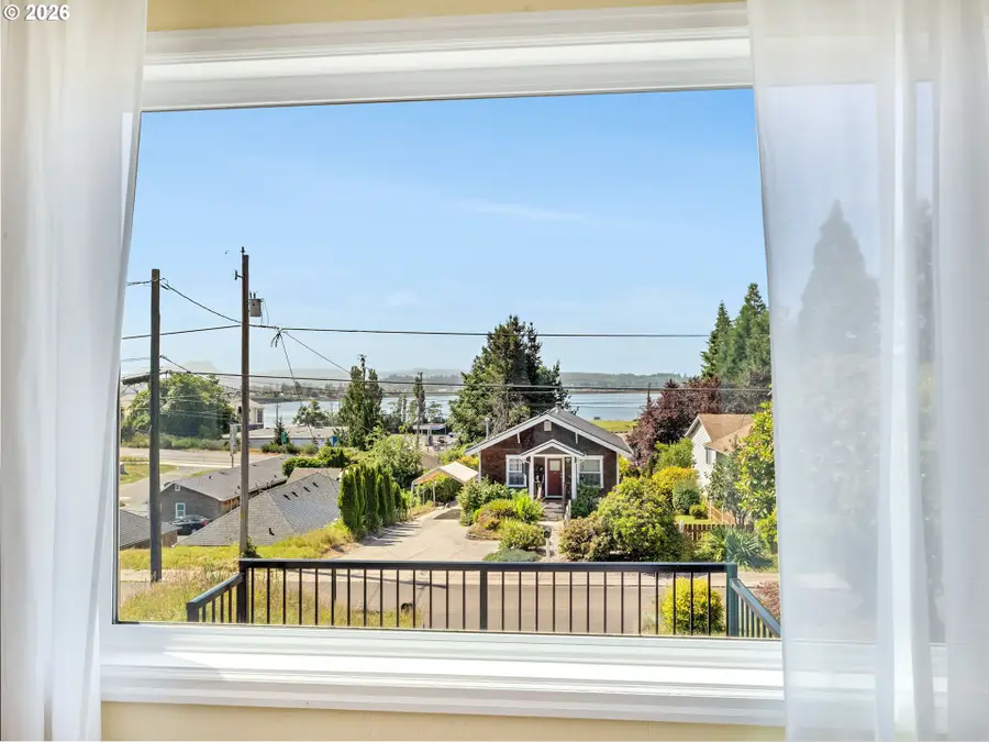 1227 Alameda Ave, Astoria, OR 97103 - #3