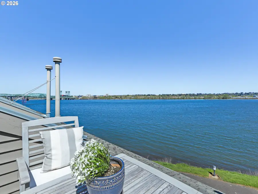 81 N Hayden Bay Dr, Portland, OR 97217 - #2