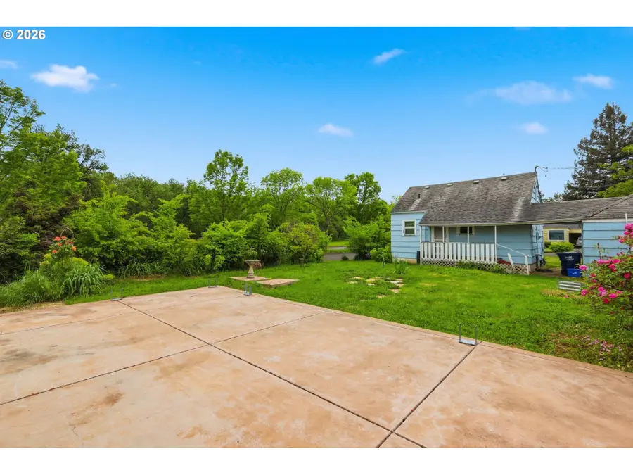195 E 25th Ave, Eugene, OR 97405 - #2