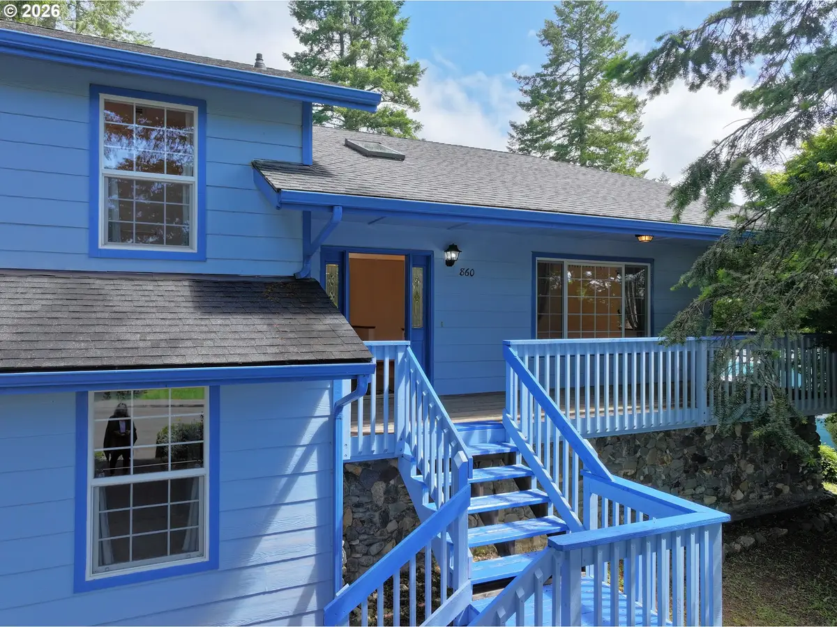 860 Jodee Ln, Brookings, OR 97415 - #1
