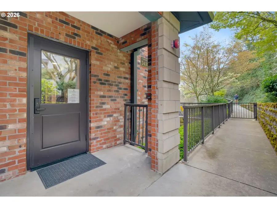 2430 NW Westover Rd #1-202, Portland, OR 97210 - #2