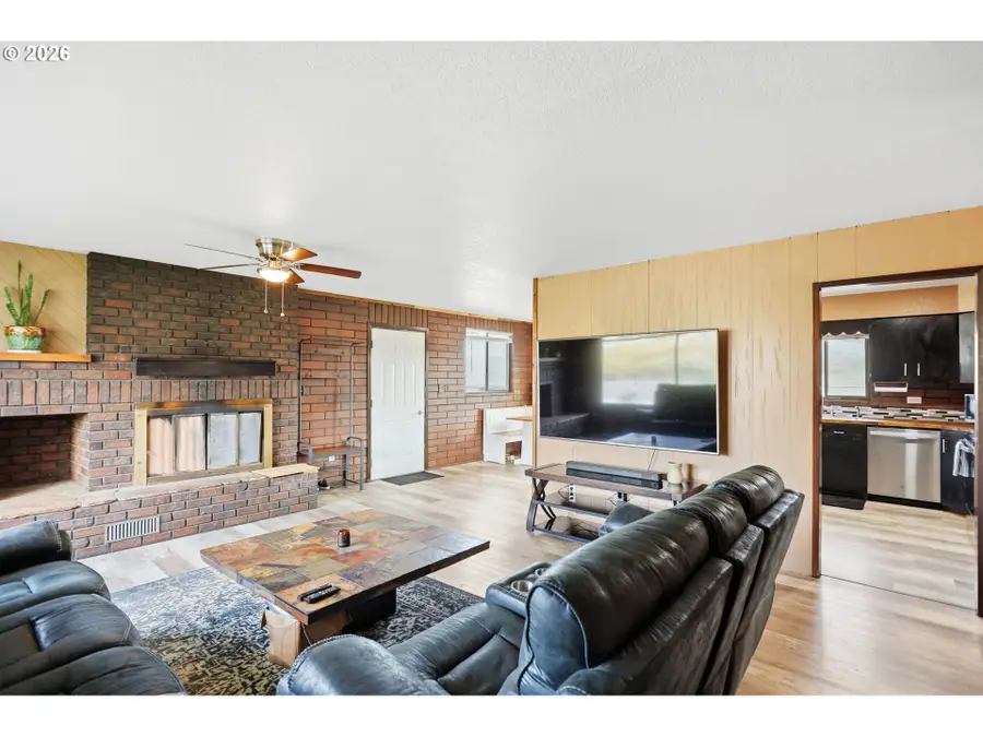 1100 W 2nd St, Arlington, OR 97812 - #2