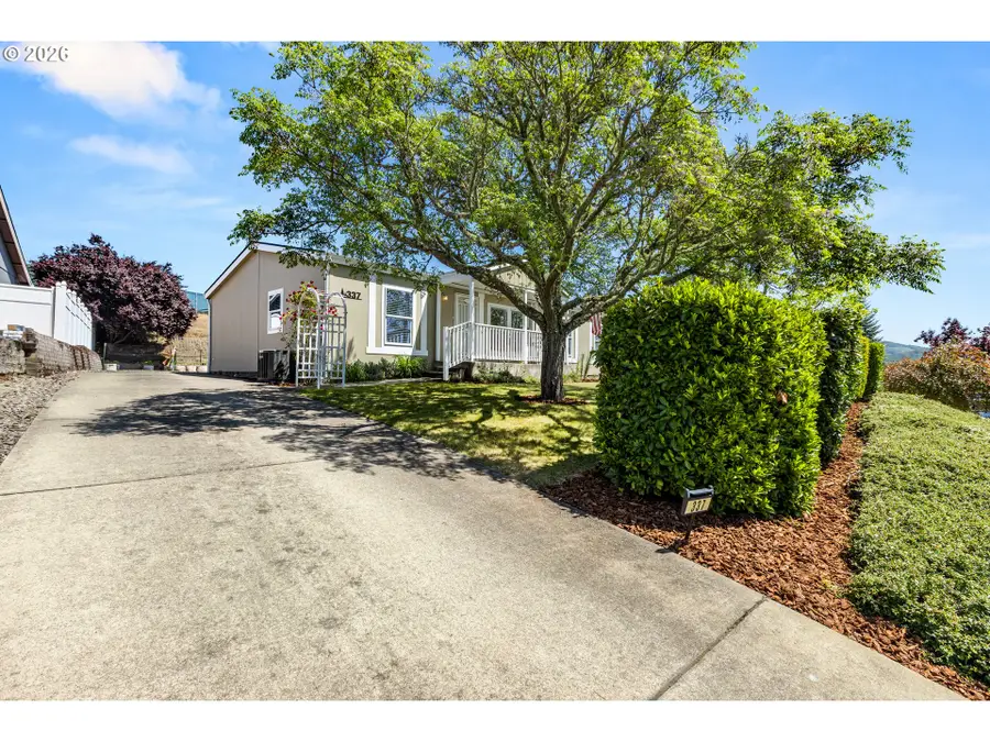 337 Monte Dr, Roseburg, OR 97471 - #3