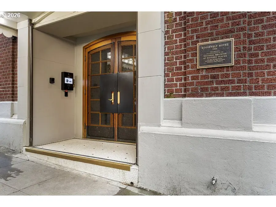 1005 SW Park Ave #501, Portland, OR 97205 - #3