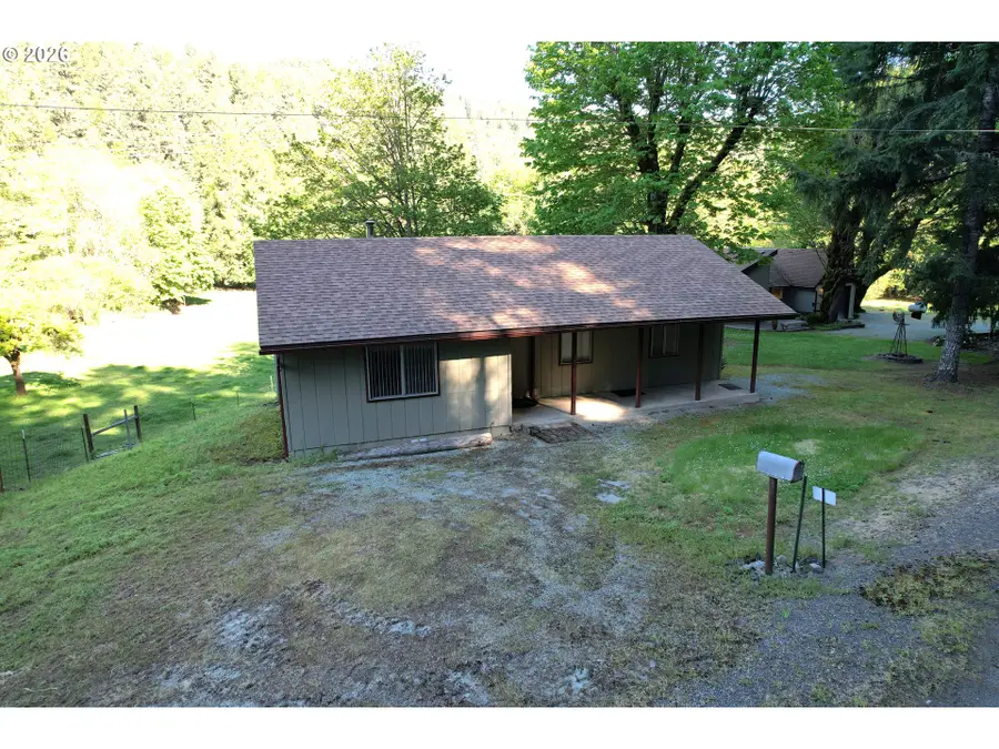 7503 N Myrtle Rd, Myrtle Creek Riddle, OR 97457 - #3