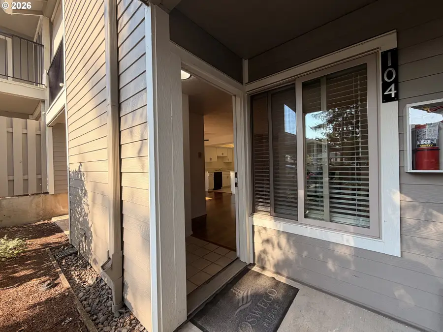 86 Kingsgate Rd #F104, Lake Oswego, OR 97035 - #2