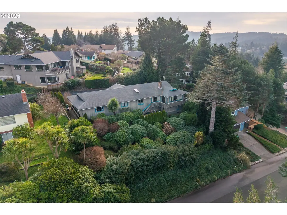 875 Signal Way, Coos Bay, OR 97420 - #1