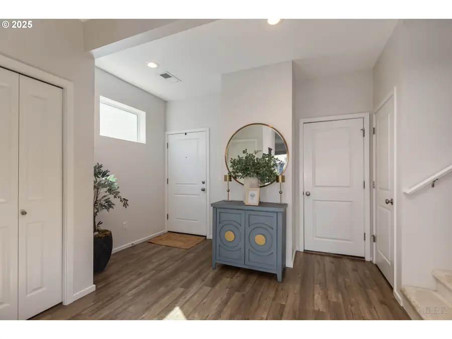 33279 SW Havlik Dr, Scappoose, OR 97056 - Image #2