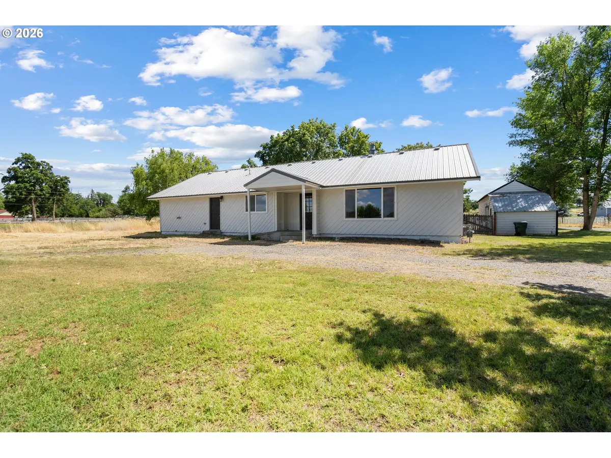 80125 Banks Ln, Hermiston, OR 97838 - #1