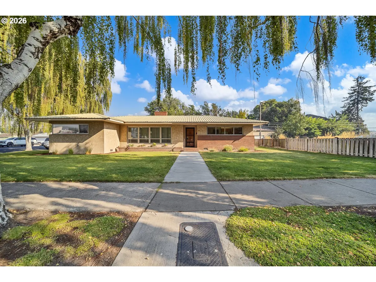 291 NW 4th St, Prineville, OR 97754 - #1