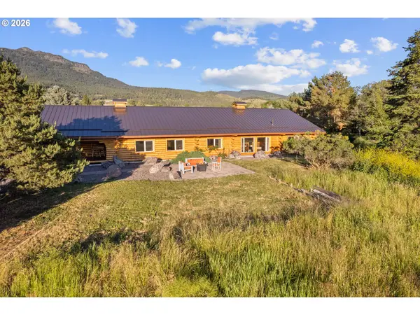 69568 Heritage Ln, Cove, OR 97824