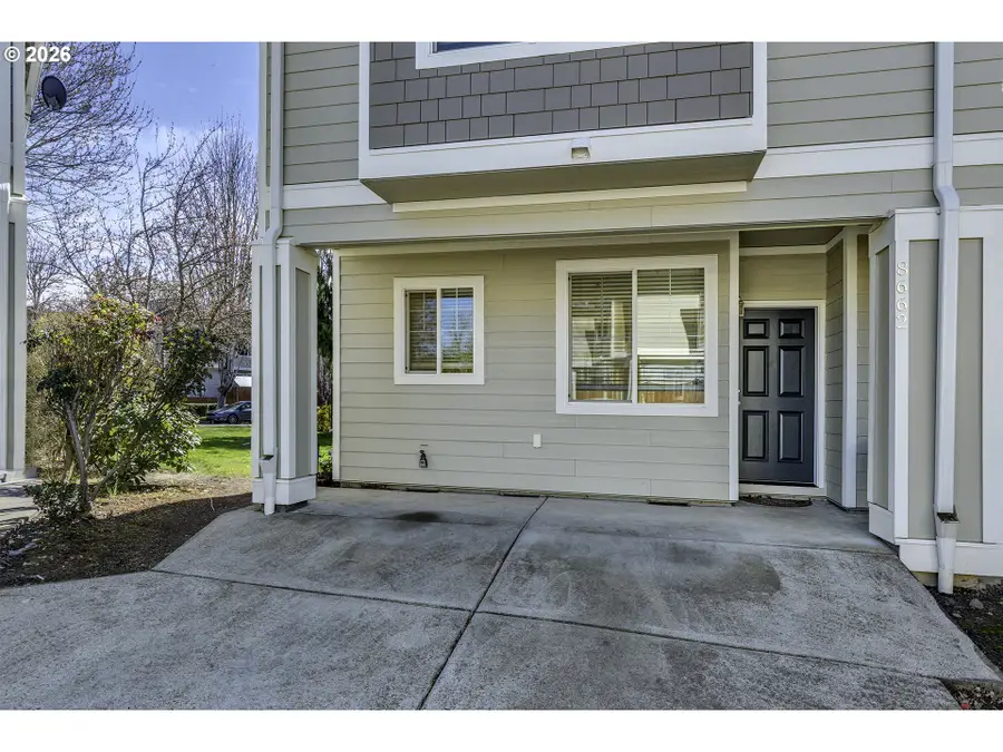 8662 NE Hyde Park Ln, Hillsboro, OR 97006 - #2