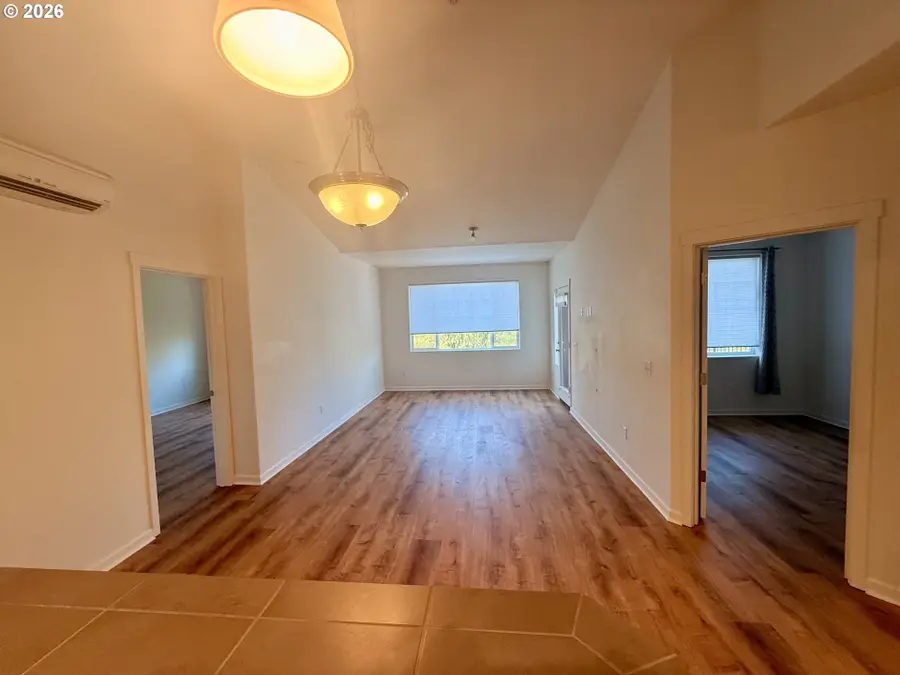 595 NW Lost Springs Ter #402, Portland, OR 97229 - #3