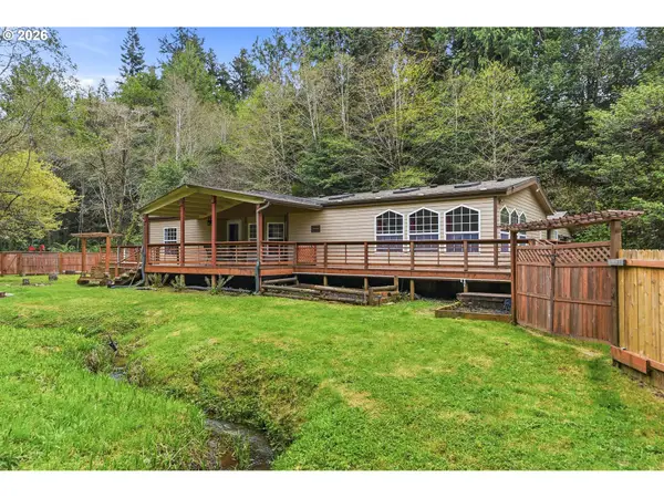 925 E 3rd St, Coquille, OR 97423