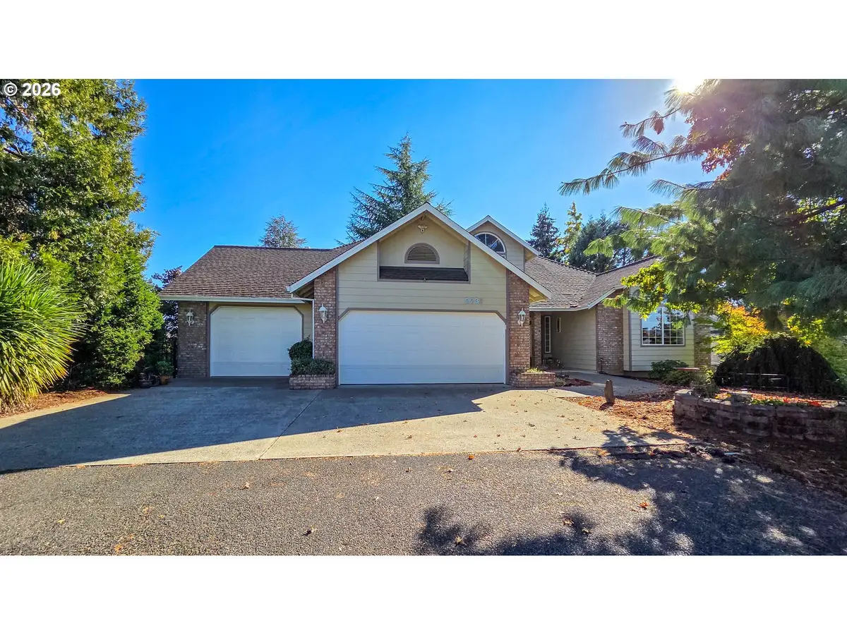 2233 Linnell Ave, Roseburg, OR 97471 - #1