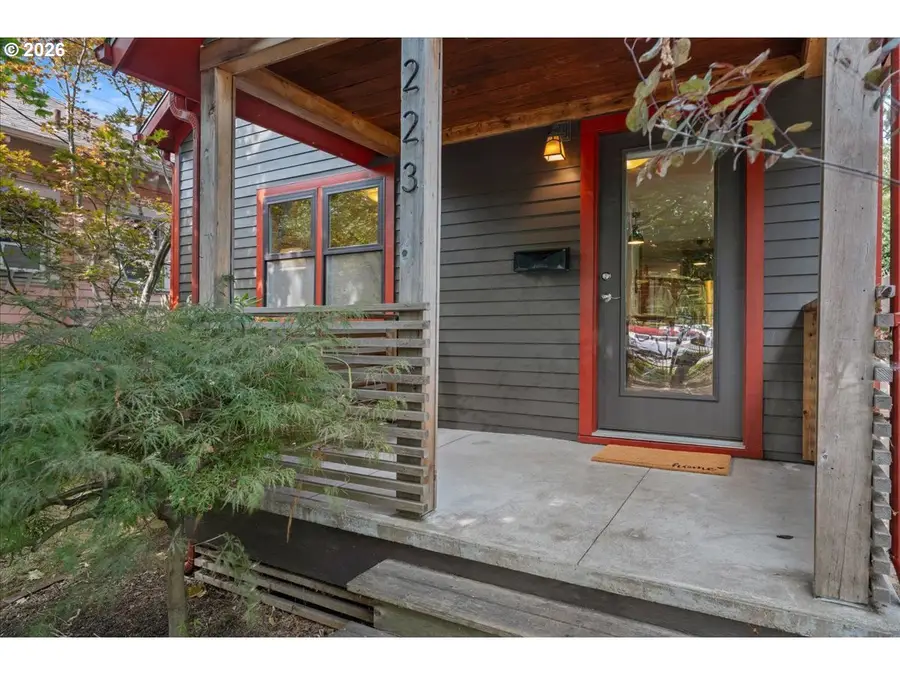 223 N Ivy St, Portland, OR 97227 - #3