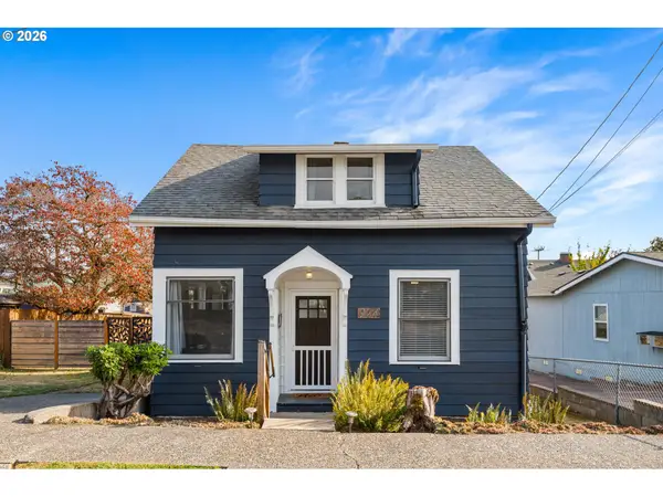 924 NE 2nd Ave, Camas, WA 98607