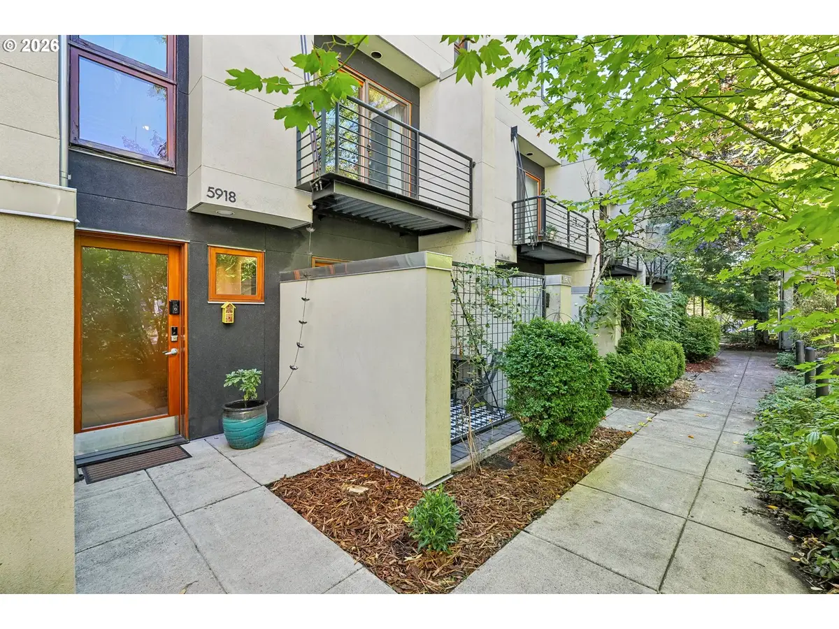 5918 NE Hoyt St, Portland, OR 97213 - #1
